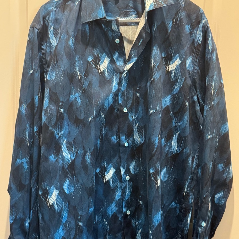 International Laundry Men's Blue Feather Pattern long sleeve Shirt, Sz. XL
